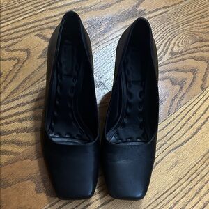 Franco Sarto Women’s Racer Pump -  Leather Elegant Black Women's Shoes - size 6